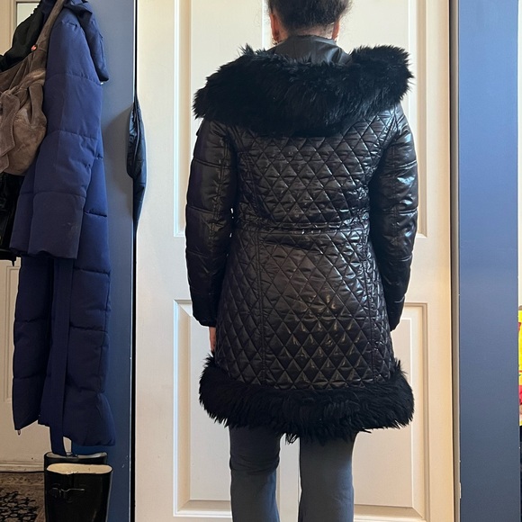 River Island Black Fur-Trimmed Puffer Coat - Picture 4 of 4
